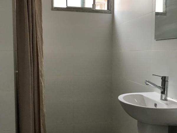 Manly Bunkhouse : photo 4 de la chambre lit dans dortoir mixte de 5 lits avec salle de bains privative