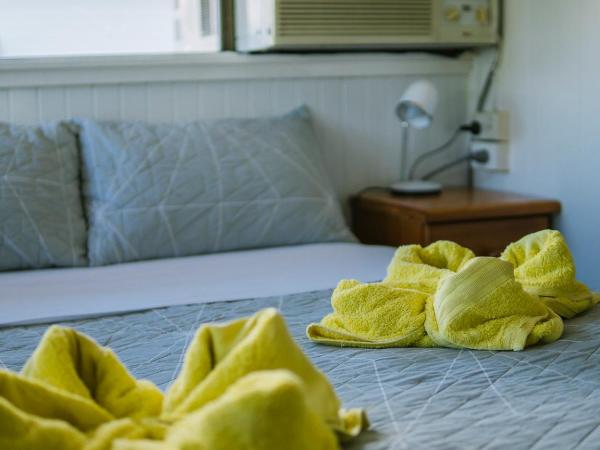 Ryan's Rest Boutique Accommodation : photo 3 de la chambre chambre double avec salle de bains commune