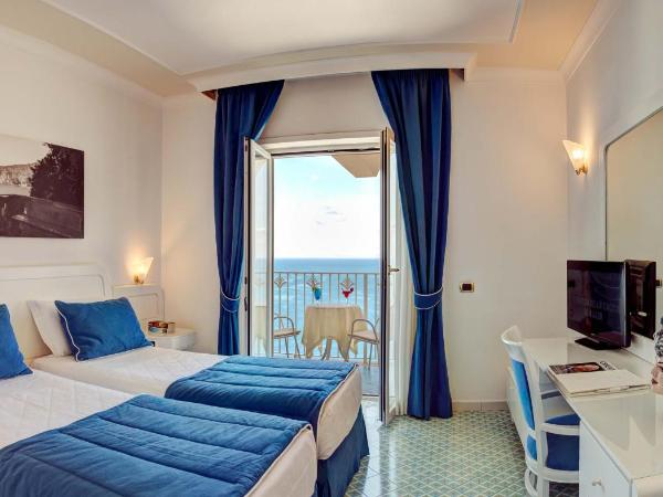 Grand Hotel Riviera : photo 2 de la chambre chambre double/lits jumeaux supérieure