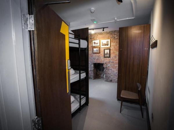 PubLove @ The Crown, Battersea : photo 5 de la chambre lit dans dortoir mixte de 15 lits avec salle de bains commune