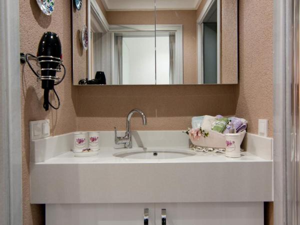 Best Point Hotel-Old City Sultanahmet : photo 8 de la chambre appartement 2 chambres avec hammam privé - 4 adultes - bâtiment annexe