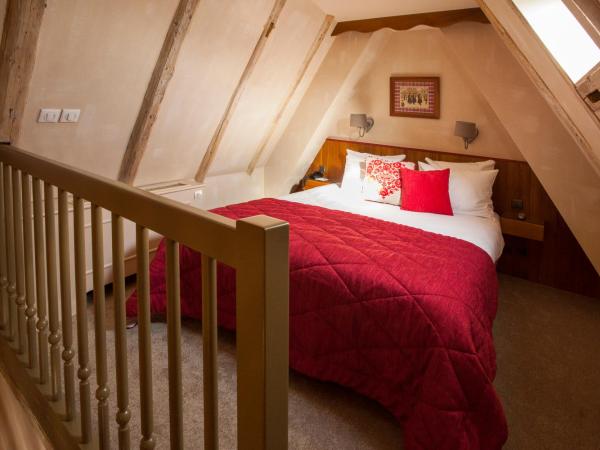 Hotel Beaucour : photo 4 de la chambre suite duplex avec baignoire balnéo