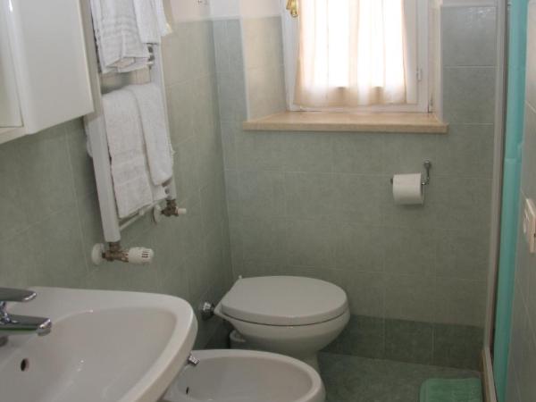 Hotel Morlacchi : photo 5 de la chambre chambre lits jumeaux