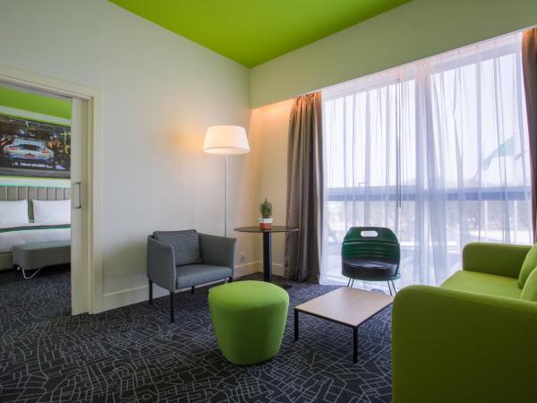 Park Inn by Radisson Dubai Motor City : photo 9 de la chambre suite junior