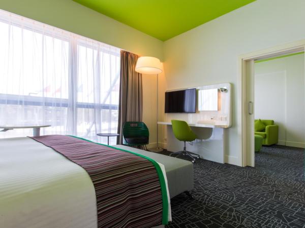 Park Inn by Radisson Dubai Motor City : photo 8 de la chambre suite junior