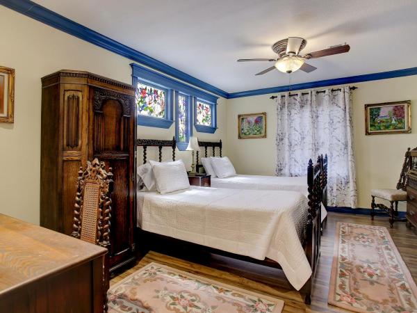 Sara's Inn on the Boulevard : photo 5 de la chambre suite lit king-size