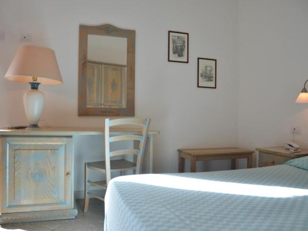 Alghero Vacanze Hotel : photo 1 de la chambre chambre double ou lits jumeaux