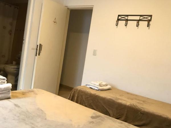 Faro del Parque : photo 3 de la chambre chambre triple avec salle de bains privative