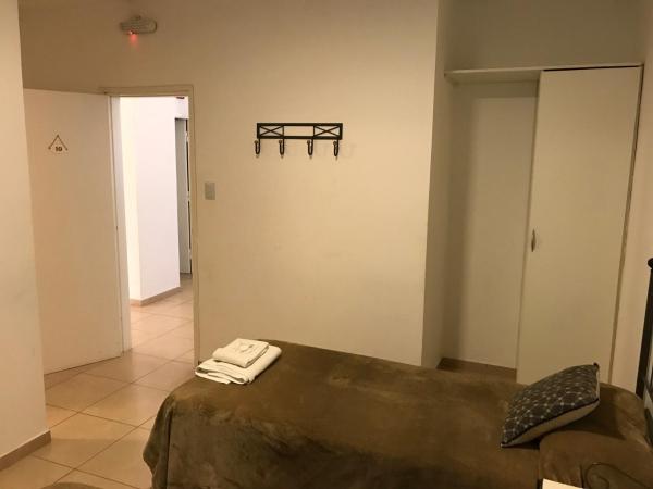 Faro del Parque : photo 2 de la chambre chambre lits jumeaux avec salle de bains