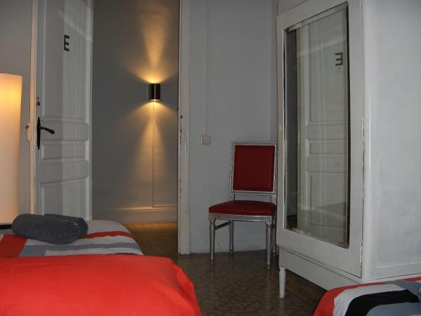 Des Artistes : photo 4 de la chambre chambre lits jumeaux supérieure avec salle de bains commune