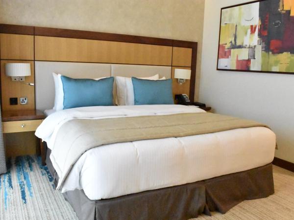 Golden Tulip Media Hotel : photo 1 de la chambre chambre standard (transferts gratuits vers la plage et certains centres commerciaux - 20 % de réduction sur la nourriture et les boissons & spa)