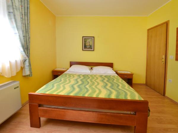 Bed and breakfast Julia : photo 5 de la chambre chambre familiale
