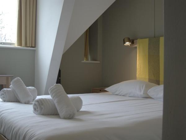 Hotel Light : photo 1 de la chambre petite chambre double