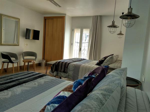 Hostal Enriqueta : photo 2 de la chambre chambre quadruple