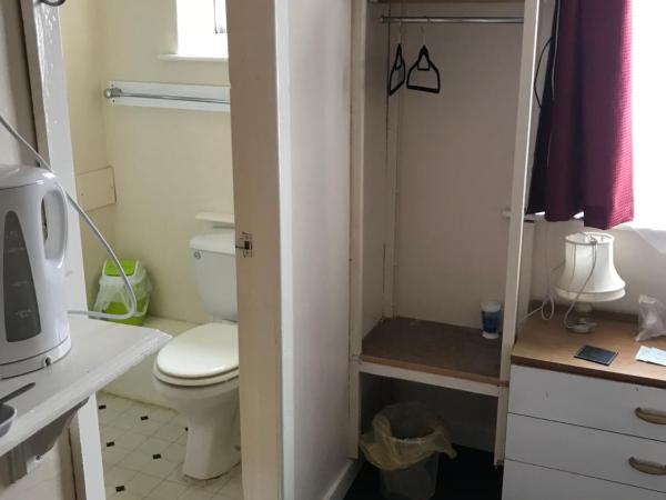 The Merlin Hotel : photo 3 de la chambre chambre double avec salle de bains privative