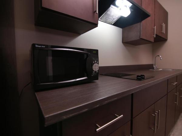 Home Inn and Suites Memphis : photo 3 de la chambre king kitchenette suite