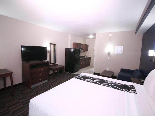 Home Inn and Suites Memphis : photo 6 de la chambre king kitchenette suite