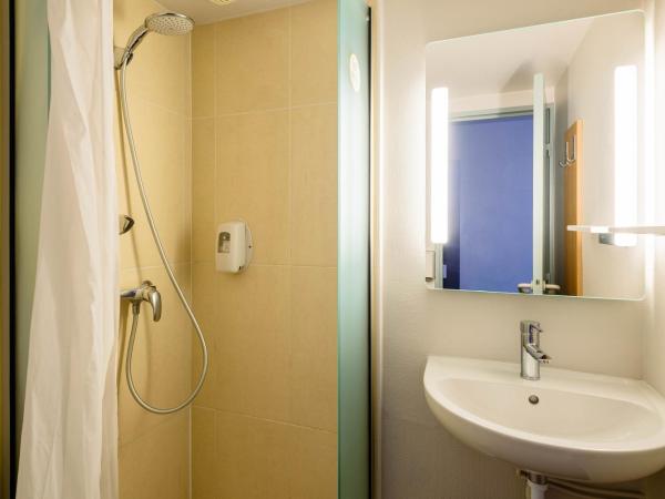 B&B HOTEL Narbonne 1 : photo 4 de la chambre chambre double