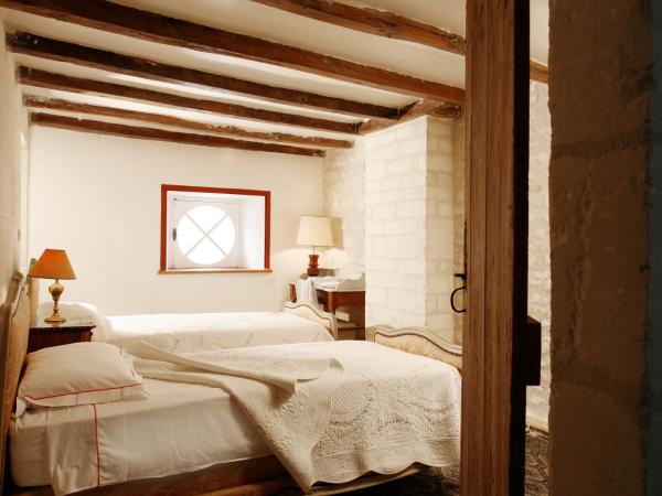 La Porte Rouge - The Red Door Inn : photo 3 de la chambre chambre lits jumeaux avec salle de bains