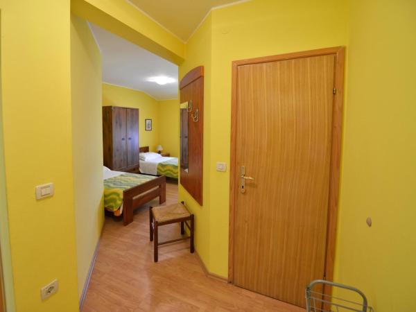 Bed and breakfast Julia : photo 3 de la chambre chambre familiale