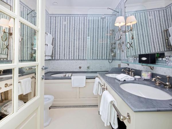 J.K. Place Capri : photo 6 de la chambre chambre double classique