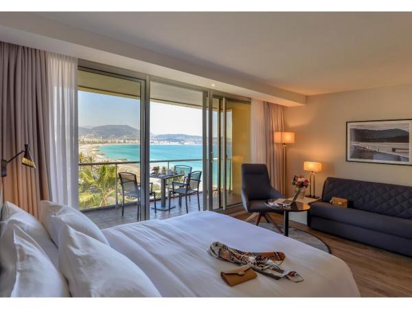 Radisson Blu Hotel Nice : photo 5 de la chambre suite avec terrasse - vue sur baie