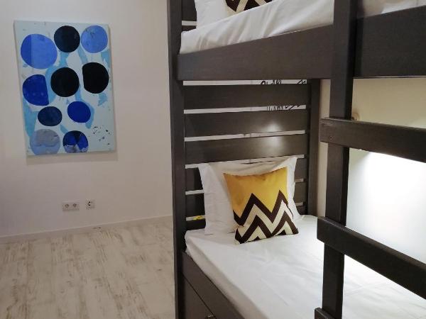 Son of a Beach Hostel : photo 6 de la chambre lit dans dortoir pour femmes de 6 lits