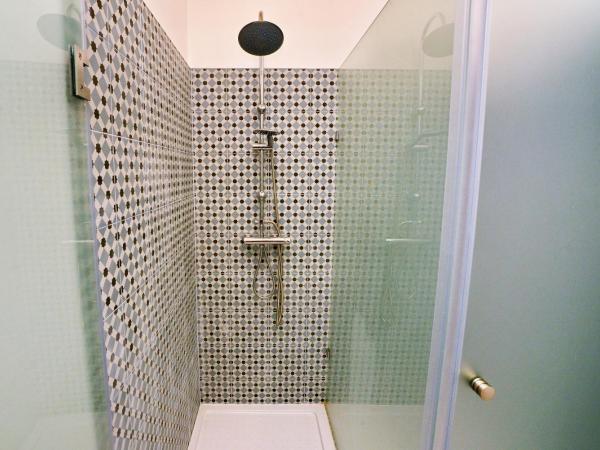 Son of a Beach Hostel : photo 9 de la chambre lit dans dortoir mixte de 8 lits 