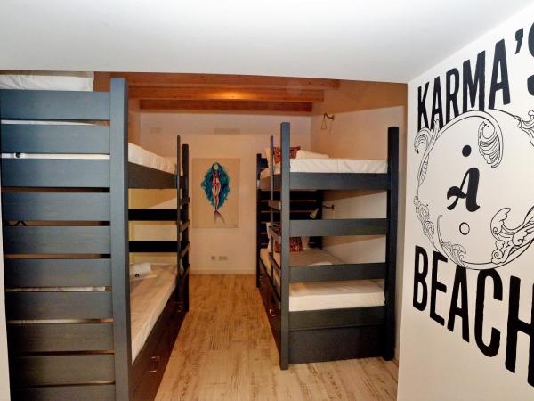 Son of a Beach Hostel : photo 6 de la chambre lit dans dortoir mixte de 8 lits 