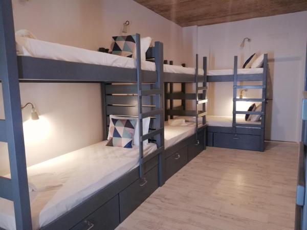 Son of a Beach Hostel : photo 3 de la chambre lit dans dortoir mixte de 10 lits