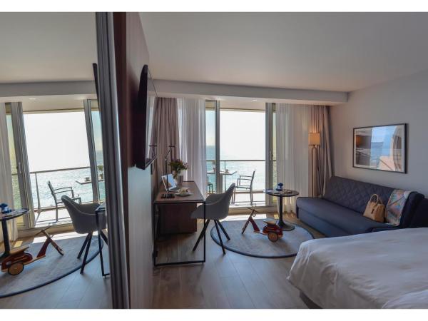 Radisson Blu Hotel Nice : photo 6 de la chambre chambre familiale avec terrasse - vue sur mer