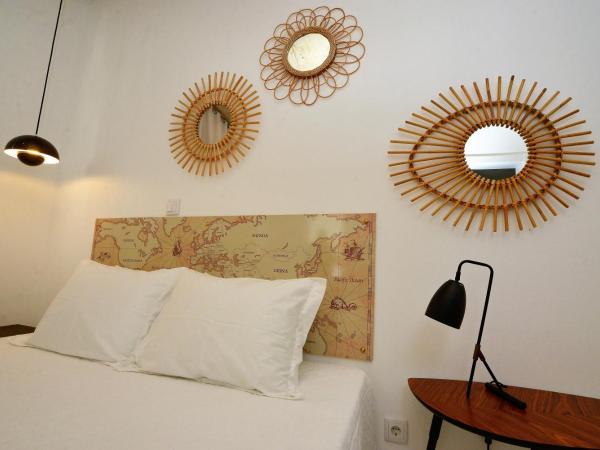 Son of a Beach Hostel : photo 4 de la chambre chambre double ou lits jumeaux avec salle de bains privative