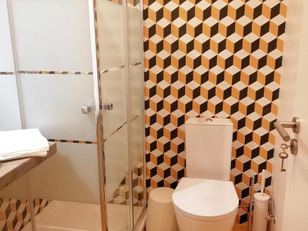 Son of a Beach Hostel : photo 5 de la chambre chambre double ou lits jumeaux avec salle de bains privative