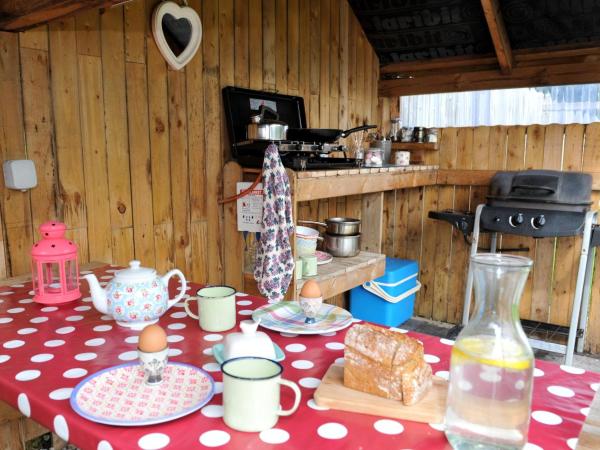 Killarney Glamping at the Grove, Suites and Lodges : photo 6 de la chambre suite glamping romantique