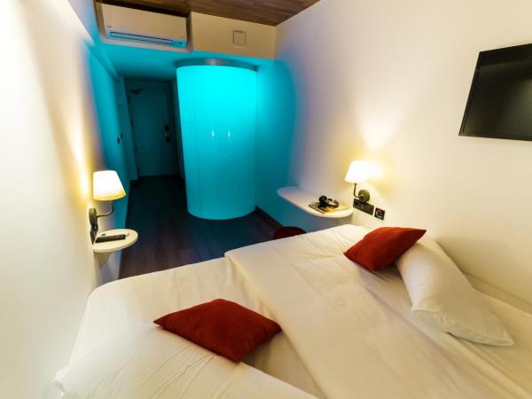 Far Home Bernabeu : photo 1 de la chambre chambre double avec salle de bains privative