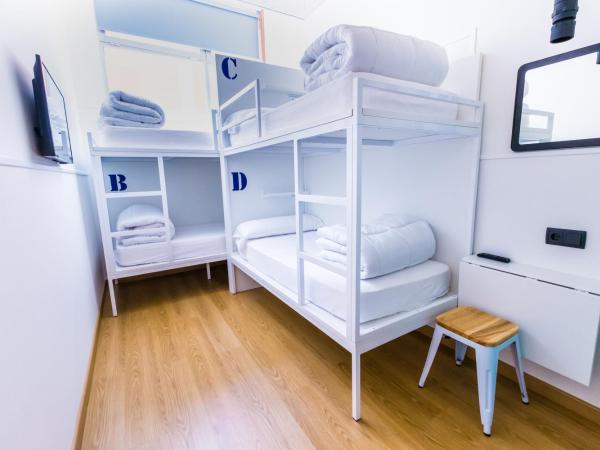 Far Home Bernabeu : photo 1 de la chambre lit dans dortoir mixte de 4 lits