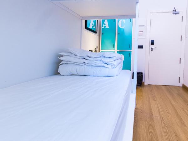 Far Home Bernabeu : photo 4 de la chambre lit dans dortoir mixte de 4 lits