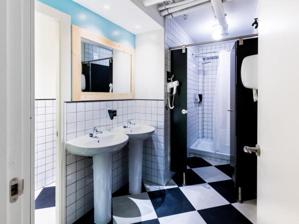 Far Home Bernabeu : photo 1 de la chambre lit dans dortoir mixte de 6 lits