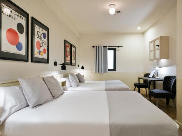 Hotel El Call : photo 3 de la chambre chambre lits jumeaux avec lit d’appoint - 301