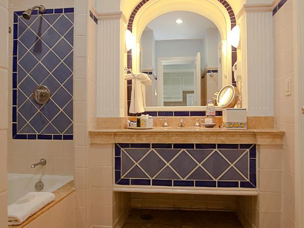 Pueblo Bonito Emerald Bay Resort & Spa - All Inclusive : photo 3 de la chambre suite junior