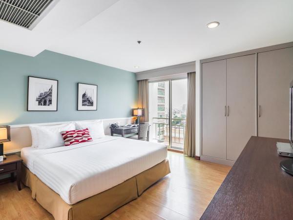 Evergreen Place Siam by UHG : photo 1 de la chambre suite deluxe avec cuisine et baignoire 