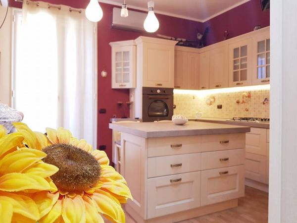 Palermo Inn Apartment : photo 1 de la chambre appartement avec balcon