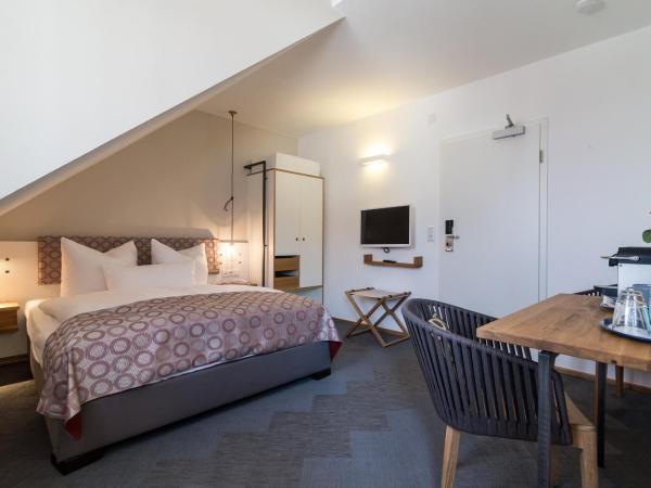 Hotel Schöne Aussicht : photo 3 de la chambre chambre double standard