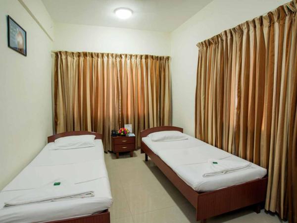 YMCA International House : photo 1 de la chambre chambre simple sans climatisation - salle de bains commune