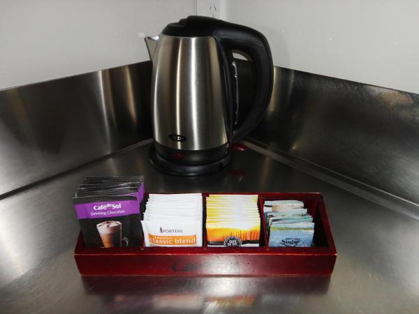 Bealey Avenue Motel : photo 6 de la chambre studio lit king-size