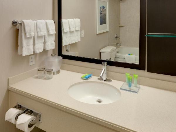 Radisson Hotel & Suites Fallsview : photo 1 de la chambre chambre avec 2 lits queen-size - vue sur ville - Étage inférieur