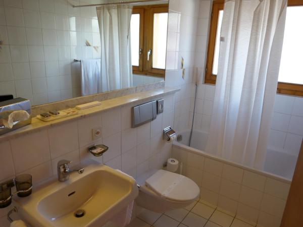 Hotel Ermitage Verbier : photo 8 de la chambre chambre lits jumeaux - vue sur montagne