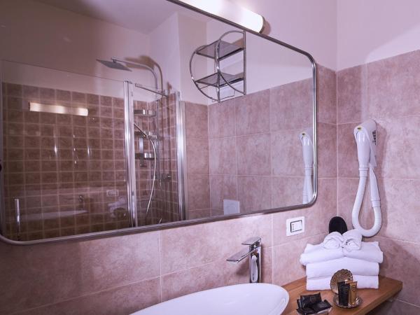 Villa Tower Inn : photo 5 de la chambre chambre double deluxe avec balcon