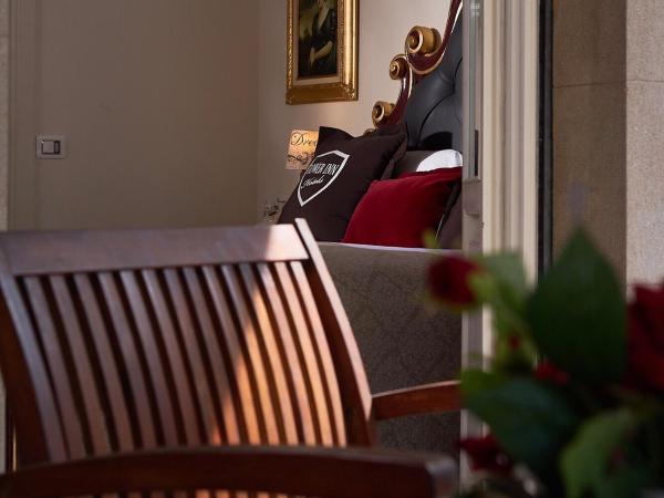 Villa Tower Inn : photo 3 de la chambre chambre double deluxe avec balcon