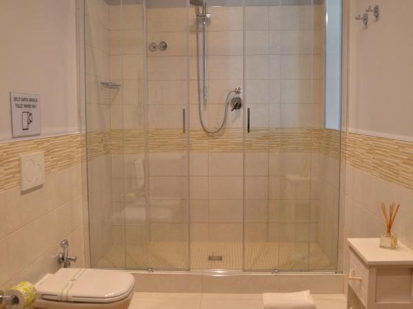 Room 56 : photo 9 de la chambre suite junior avec balcon